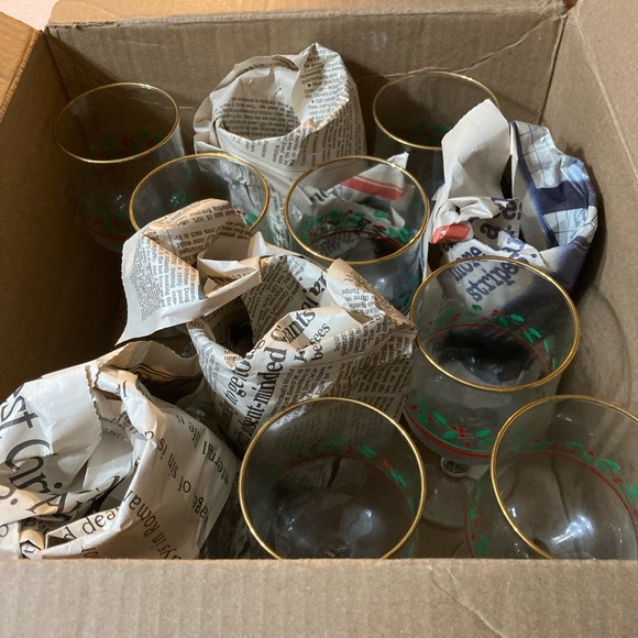 11 gold rimmed Christmas wine glasses - Picture 2 of 2